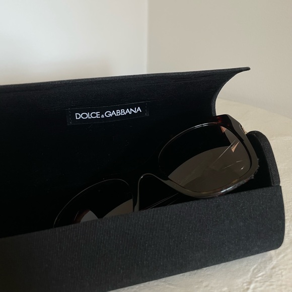 DOLCE & GABBANA Sunglasses with Sunglass Case - Picture 8 of 8